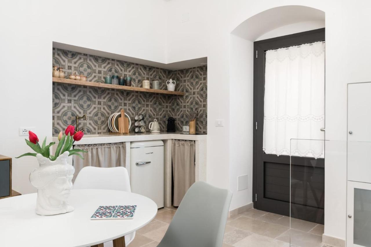 Alba Luxury Suite Остуні Екстер'єр фото